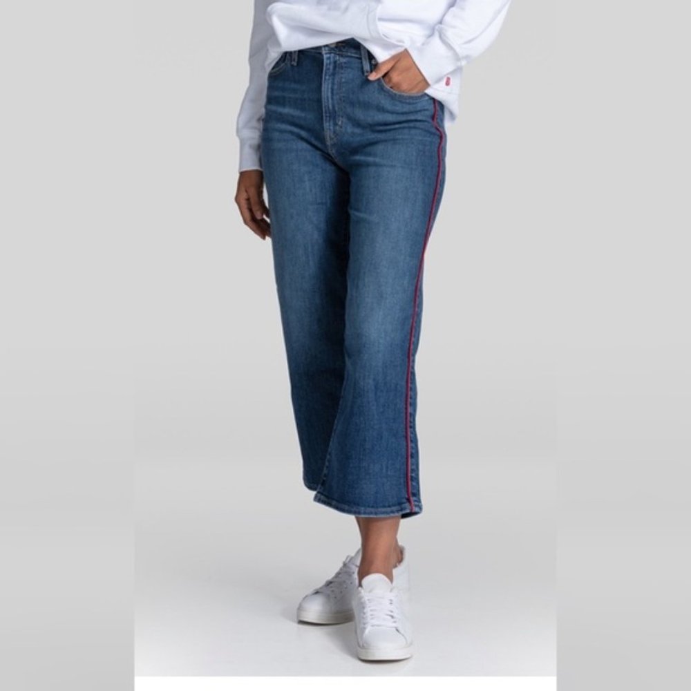 Mile high wide leg cropped Levi’s red piping 31/25